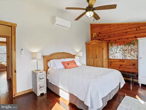 Bedroom - 810 Dumpling Run Rd, Moorefield, WV 26836 photo 9 of 10