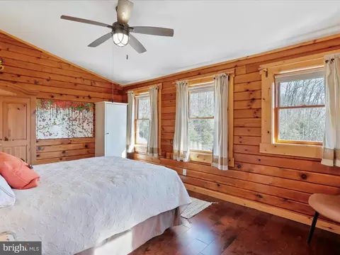 Bedroom - 810 Dumpling Run Rd, Moorefield, WV 26836 photo 8 of 10