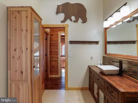 Entry Way - 810 Dumpling Run Rd, Moorefield, WV 26836 photo 3 of 5