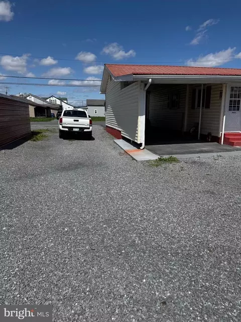 Exterior - 307 Clements St, Moorefield, WV 26836 photo 4 of 4