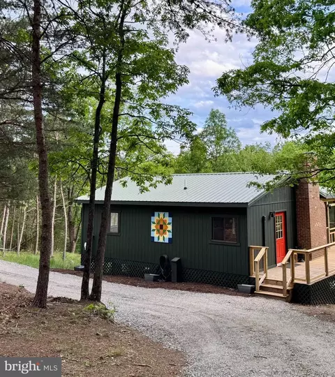 828 Snyders Rdg, Mathias, WV 26812