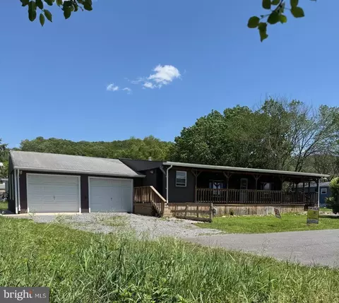 220 3rd St, Moorefield, WV 26836