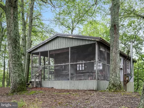 564 Highland Springs Rd, Moorefield, WV 26836
