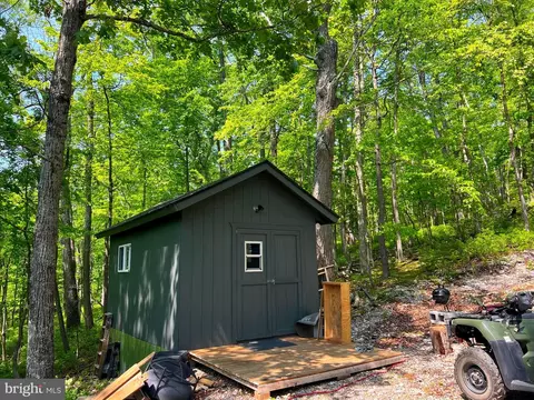 14 High Knob Road, Old Fields, WV 26845