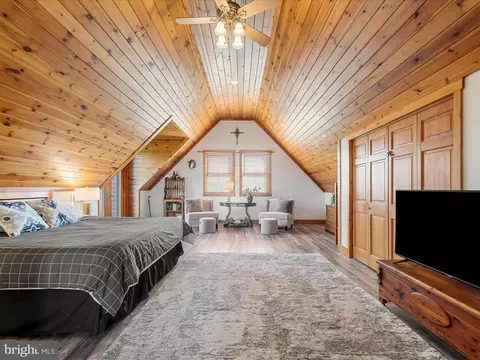 Bedroom - 489 Sugar Maple Rd, Mathias, WV 26812 photo 5 of 7