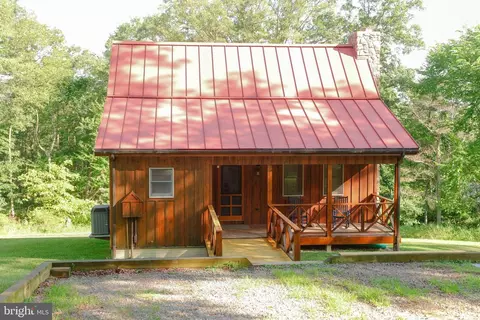 1347 Black Bear Ln, Mathias, WV 26812