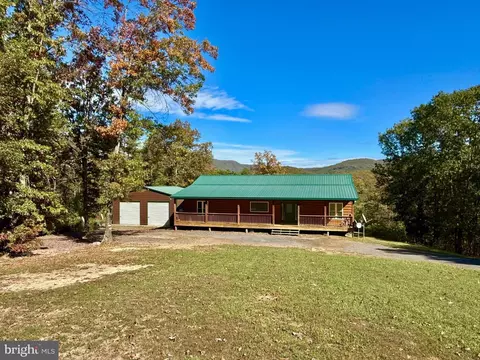 560 Pin Oak Rd, Moorefield, WV 26836