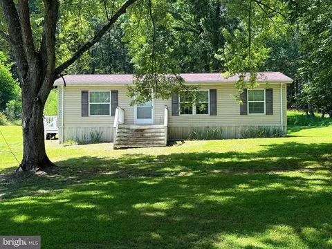 1914 Strawderman Rd, Mathias, WV 26812