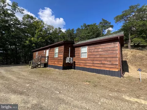 389 Hidden Hill Ln, Moorefield, WV 26838