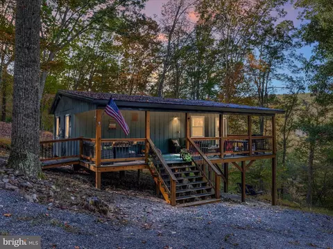 15 Meadow View Dr, Lost River, WV 26810