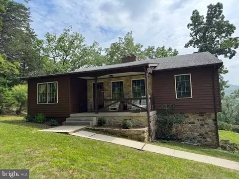 357 Pleasant Valley Dr, Lost City, WV 26810
