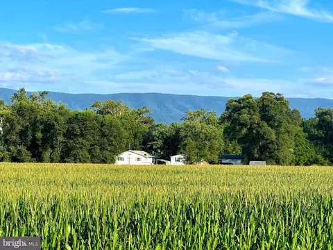 550 560 Rohrbaugh Ln, Moorefield, WV 26836