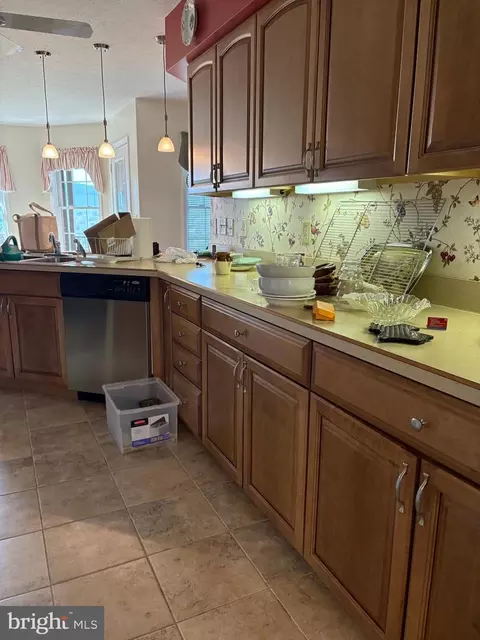 Kitchen - 502 Evening Sun Dr, Moorefield, WV 26836 photo 2 of 3