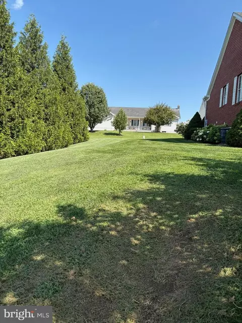 Exterior - 502 Evening Sun Dr, Moorefield, WV 26836 photo 6 of 8