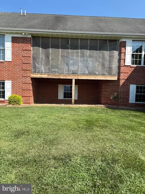 Exterior - 502 Evening Sun Dr, Moorefield, WV 26836 photo 4 of 8