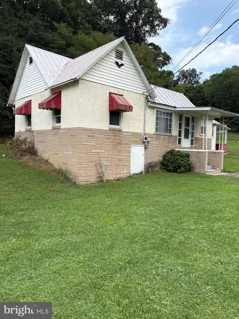 99 Tannery Hollow Rd, Moorefield, WV 26836