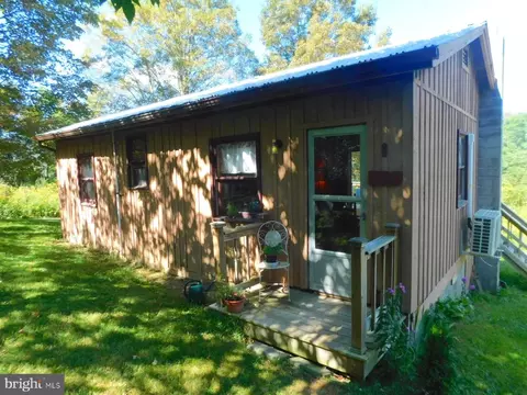 499 Crooked Mountain Rd, Mathias, WV 26812
