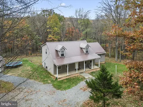 556 Highview Rd, Lost City, WV 26810