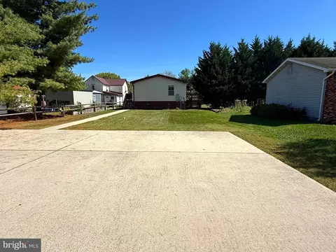 216 Maple Ave, Moorefield, WV 26836 photo 9