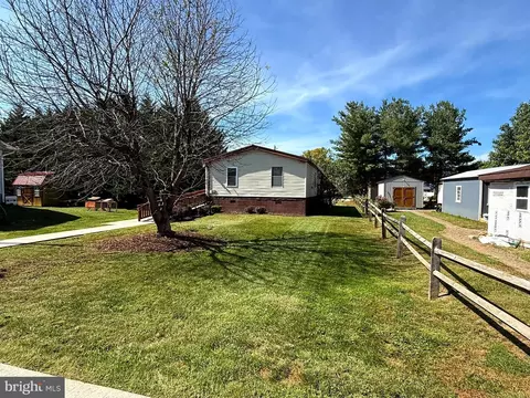 216 Maple Ave, Moorefield, WV 26836 photo 5