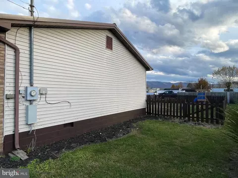 207 Central Ave, Moorefield, WV 26836 photo 6