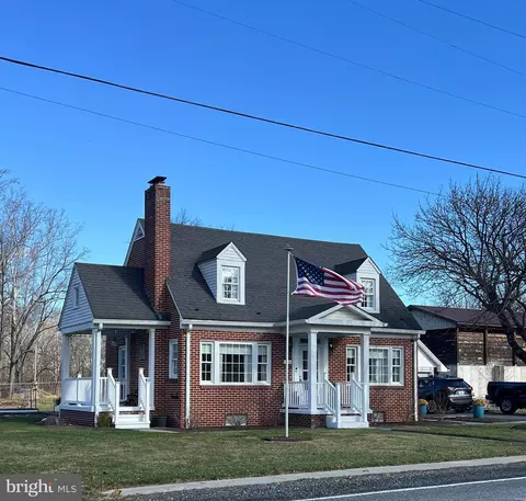 310 W Main St, Wardensville, WV 26851