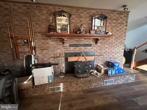 Entry Way - 1604 High Knob Rd, Old Fields, WV 26845 photo 3 of 8