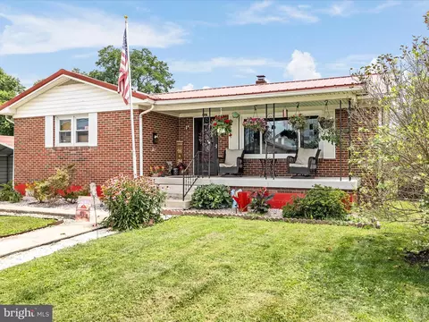 207 Clements St, Moorefield, WV 26836