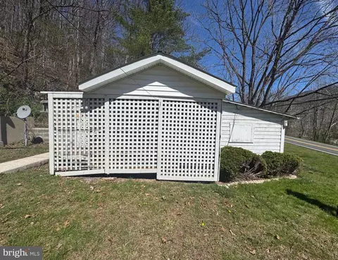 Exterior - 18250 S Fork Rd, Moorefield, WV 26836 photo 7 of 15