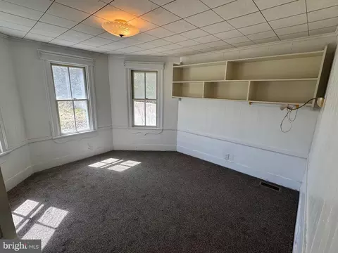 Living - 18250 S Fork Rd, Moorefield, WV 26836 photo 2 of 2