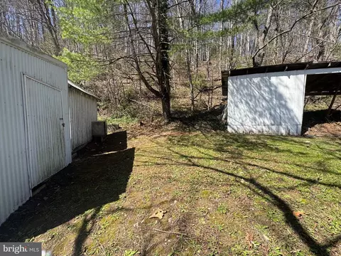 Exterior - 18250 S Fork Rd, Moorefield, WV 26836 photo 8 of 15