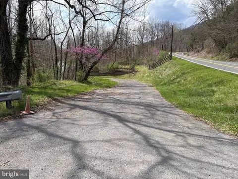 Exterior - 18250 S Fork Rd, Moorefield, WV 26836 photo 1 of 15