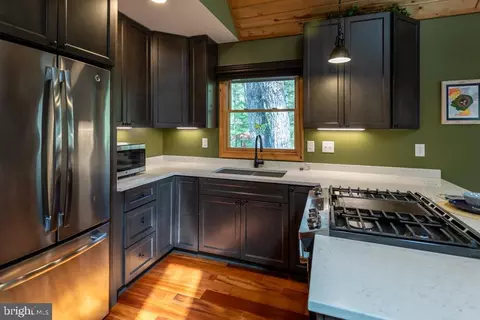 Kitchen - 504 Dakota Rd, Baker, WV 26801 photo 5 of 15