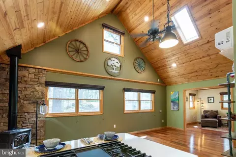 Entry Way - 504 Dakota Rd, Baker, WV 26801 photo 8 of 20