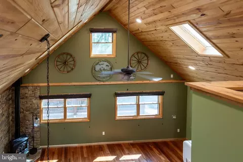 Entry Way - 504 Dakota Rd, Baker, WV 26801 photo 13 of 20
