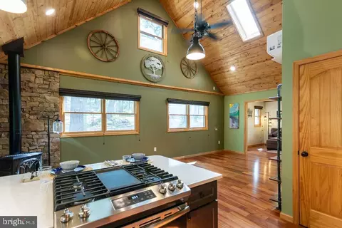 Entry Way - 504 Dakota Rd, Baker, WV 26801 photo 7 of 20