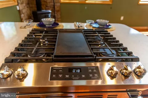 Kitchen - 504 Dakota Rd, Baker, WV 26801 photo 10 of 15