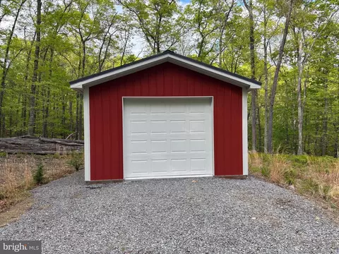 64 Trout Pass Park Rd, Mathias, WV 26812