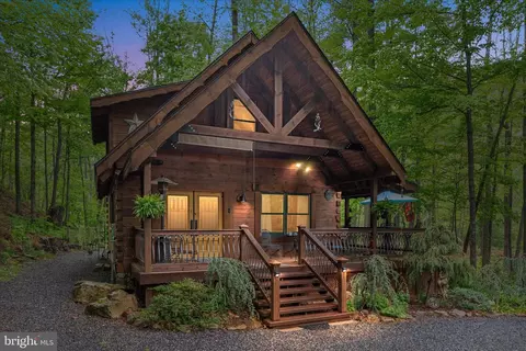 13581 Ford Hill Rd, Rio, WV 26755