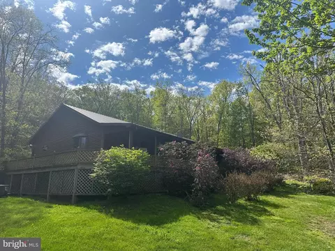 90 Shade Valley Rd, Rio, WV 26755