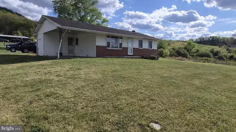 70 Greenwood Dr, Moorefield, WV 26836