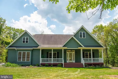 792 Forest Glen Dr, Moorefield, WV 26836