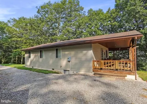 883 White Oak Crossing Rd, Moorefield, WV 26836