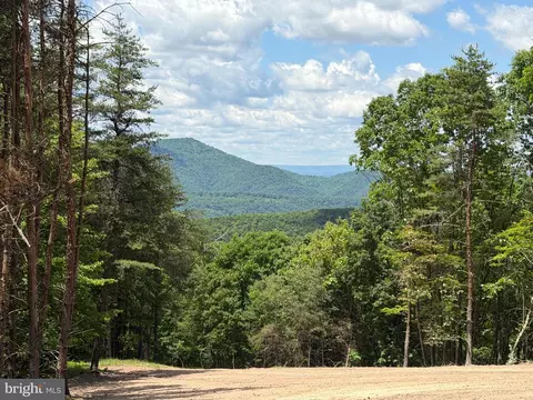 299 Winterberry Dr, Moorefield, WV 26836