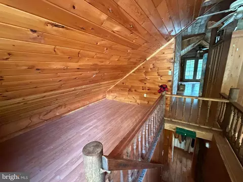 Entry Way - 954 Rusty Ln, Mathias, WV 26812 photo 5 of 7