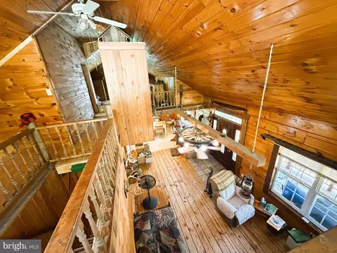 Entry Way - 954 Rusty Ln, Mathias, WV 26812 photo 3 of 7
