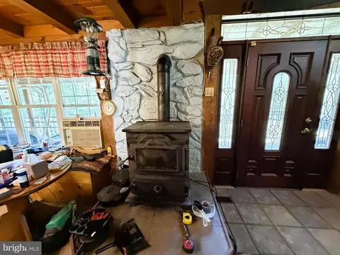 Entry Way - 954 Rusty Ln, Mathias, WV 26812 photo 7 of 7