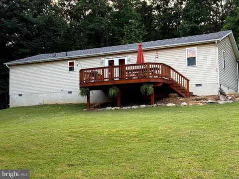 Exterior - 367 Clinton Dr, Baker, WV 26801 photo 3 of 10