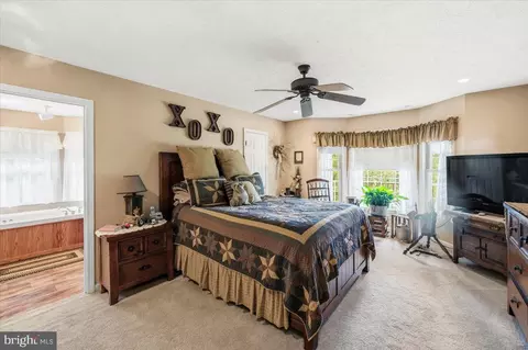 Bedroom - 714 Forest Glen Dr, Moorefield, WV 26836 photo 1 of 6