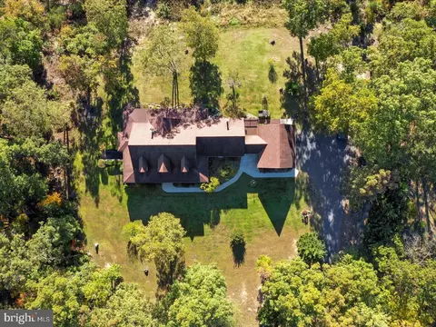 View/Area - 714 Forest Glen Dr, Moorefield, WV 26836 photo 3 of 7